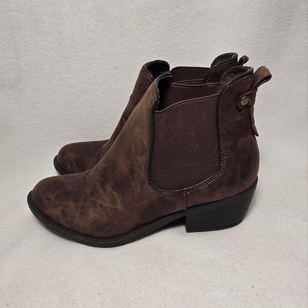Maurices Brown Ankle Boots. Size 7